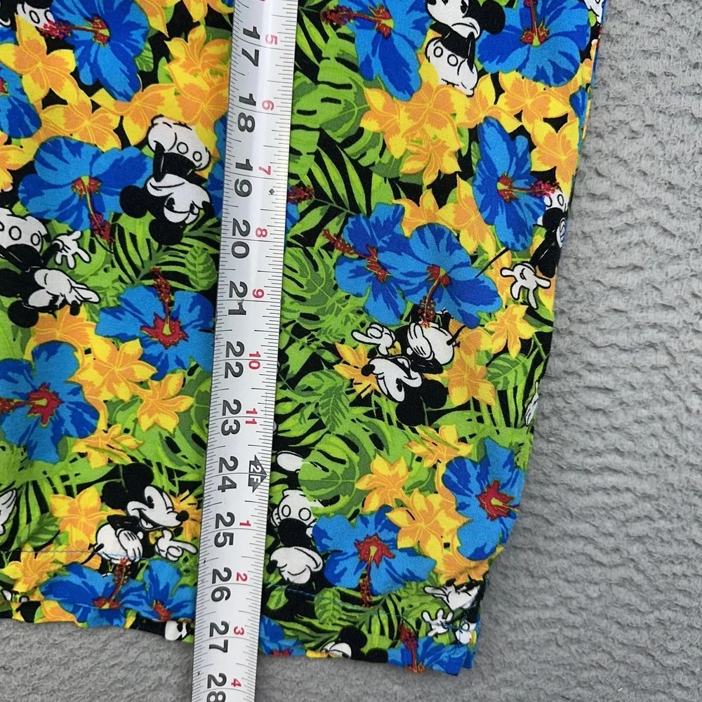 Disney Mickey Mouse Shirt Mens Medium Hawaiian Aloha Rayon Floral‎ Tropical